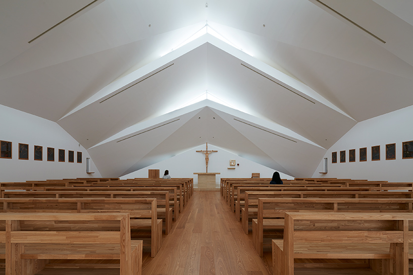 alphaville-catholic-church-suzuka-japan-designboom-07.jpg