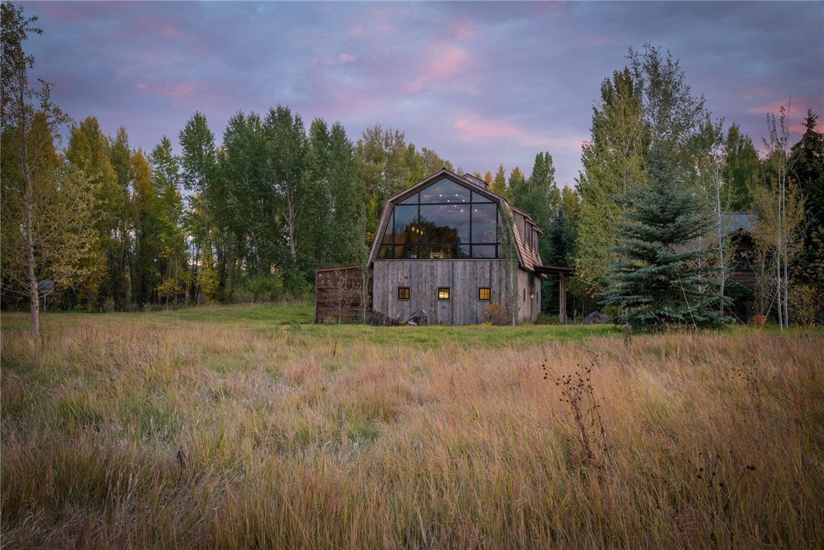 the-barn-carney-logan-architects_dezeen_2364_col_8.jpg