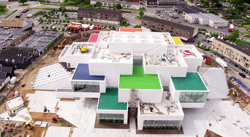 lego-house-drone-video-bjarke-ingels-group-big-museum-billund-denmark-designboom-06.jpg