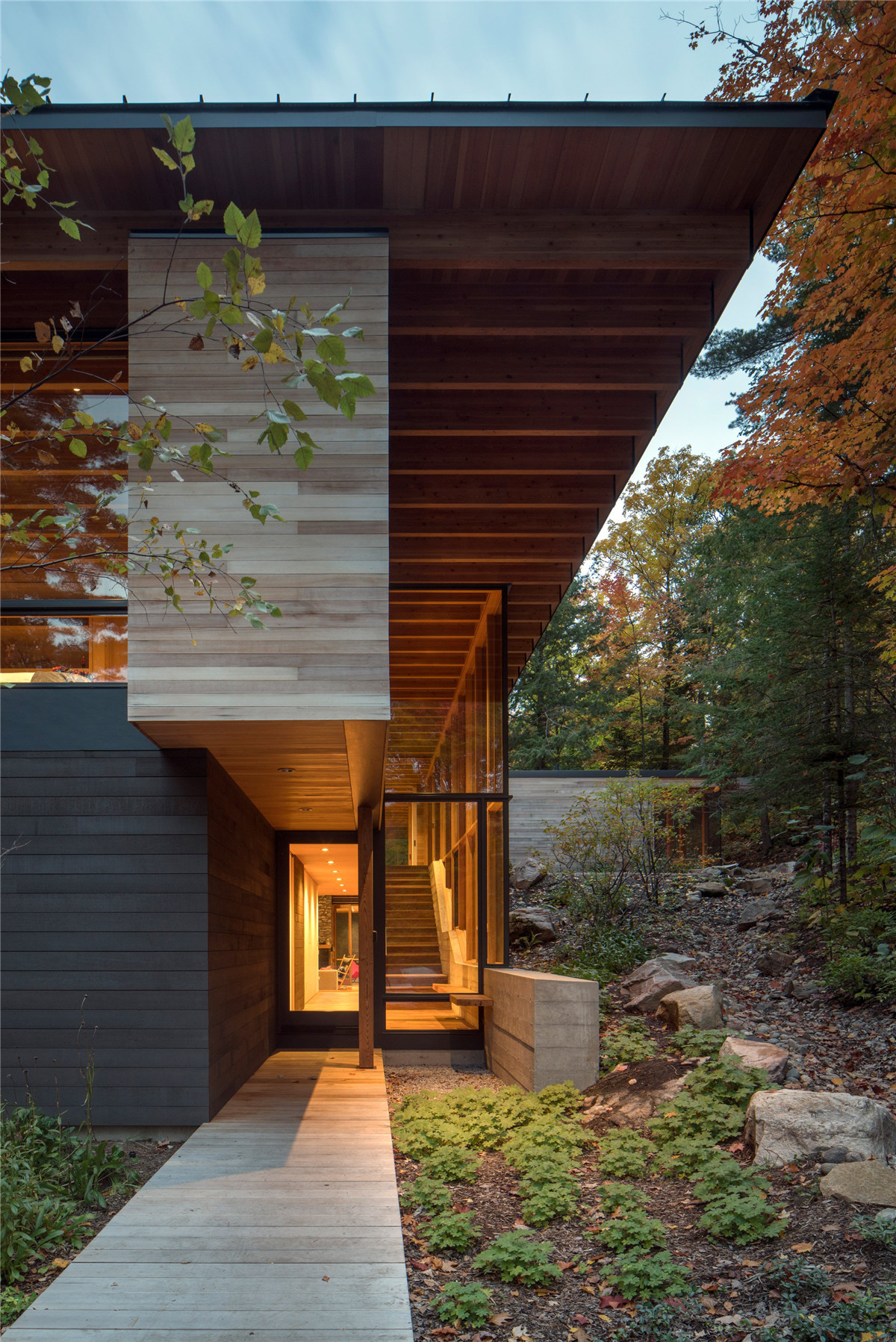 bear-stand-bohlin-cywinski-jackson_dezeen_2364_col_8.jpg