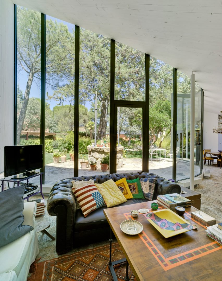 house-madrid-single-house-water-cistern-residential-spain-valdivieso-arquitectos-architecture_dezeen_2364_col_30-852x1080.jpg