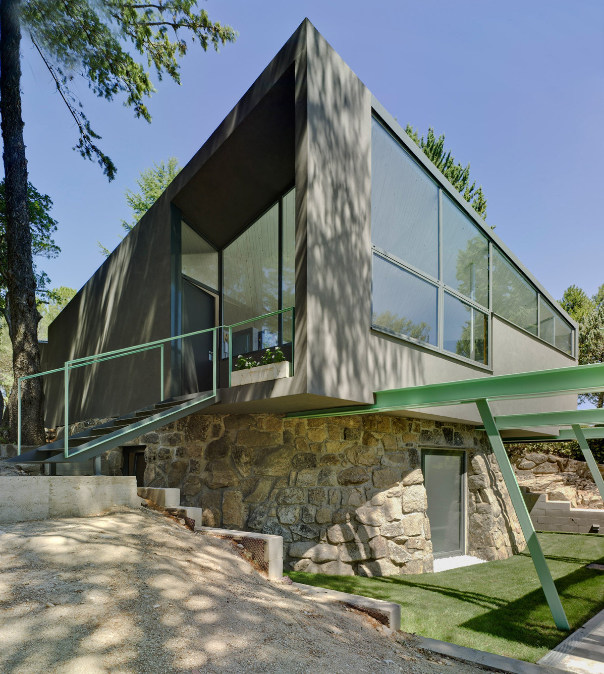 house-madrid-single-house-water-cistern-residential-spain-valdivieso-arquitectos-architecture_dezeen_2364_col_27_副本.jpg