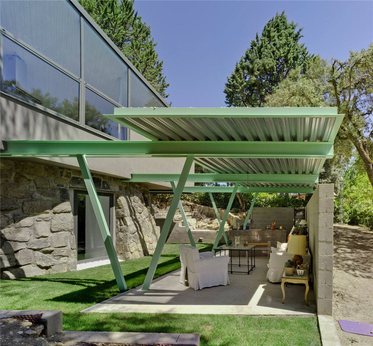 house-madrid-single-house-water-cistern-residential-spain-valdivieso-arquitectos-architecture_dezeen_2364_col_26.jpg