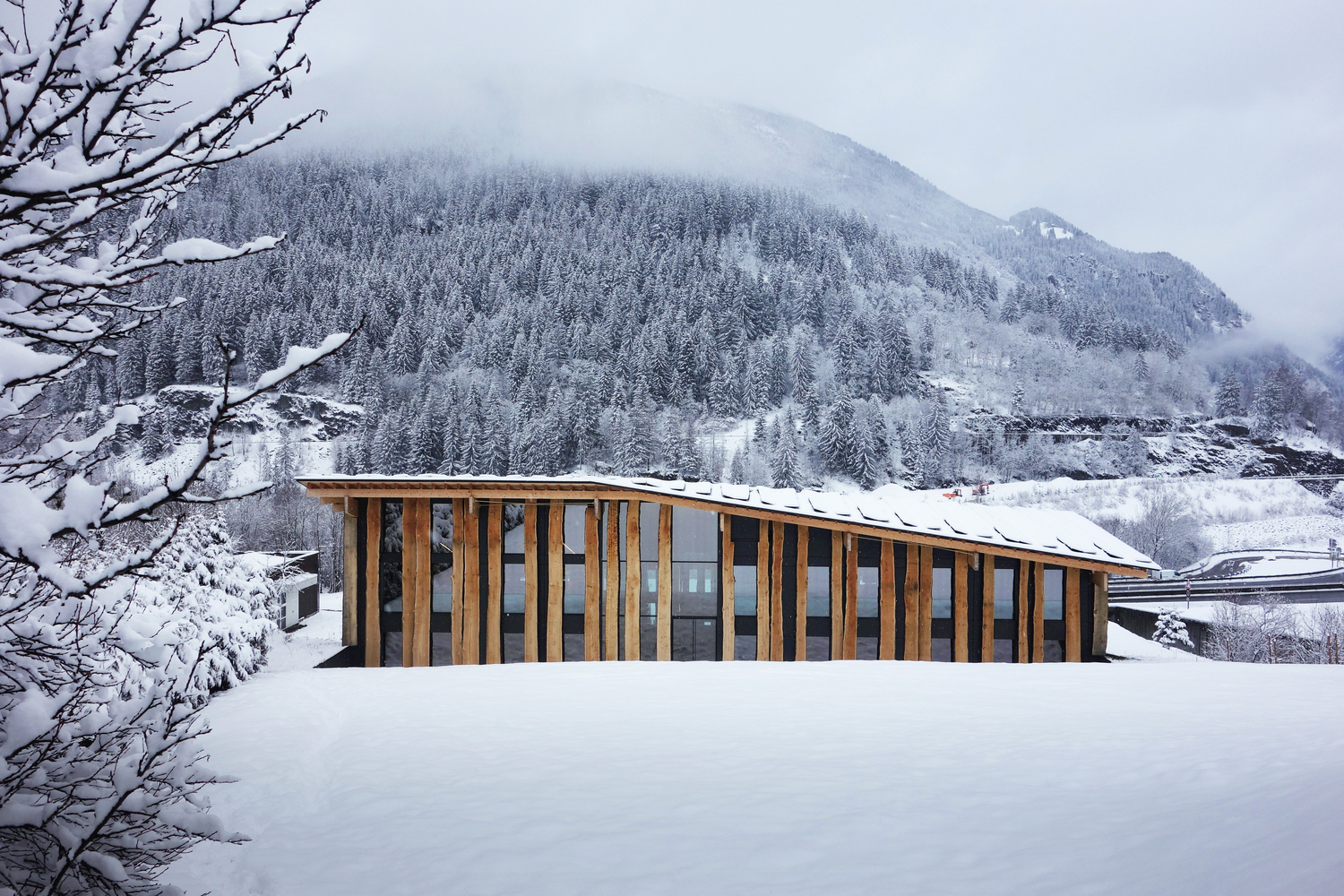 mont-blanc_basecamp_photographer_kengo_kuma___associates_01.jpg