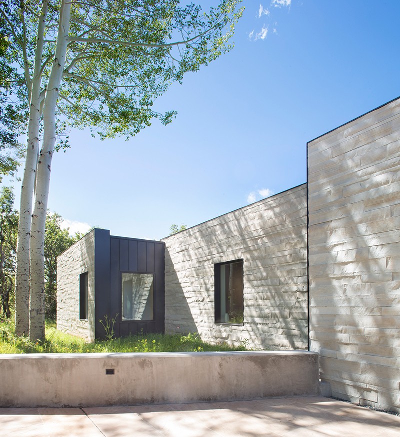 ridge-house-rowland-broughton-architecture-stone-colorado-usa_dezeen_2364_col_3.jpg