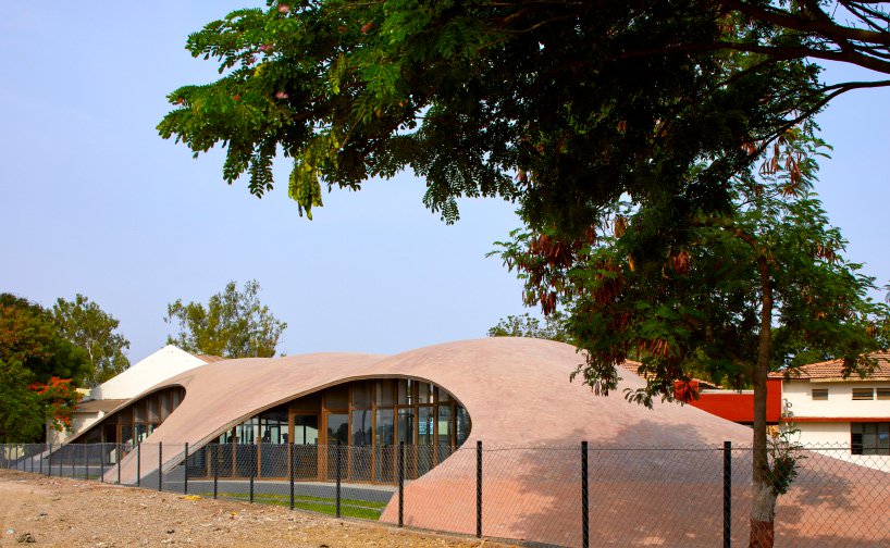 sPa-sameep-padora-maya-somaiya-sharda-library-brick-india-designboom-02.jpg