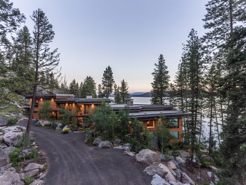 cliff-house-mccall-design-planning-architecture-idaho-usa_dezeen_2364_col_15-852x639.jpg