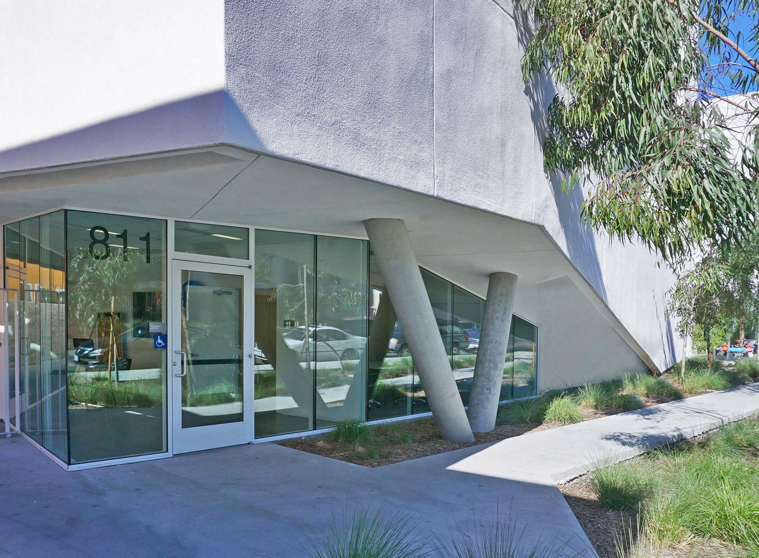 调整大小 4_six-brooks-scarpa-architecture-los-angeles-california-housing-affordable_dezeen_22.jpg