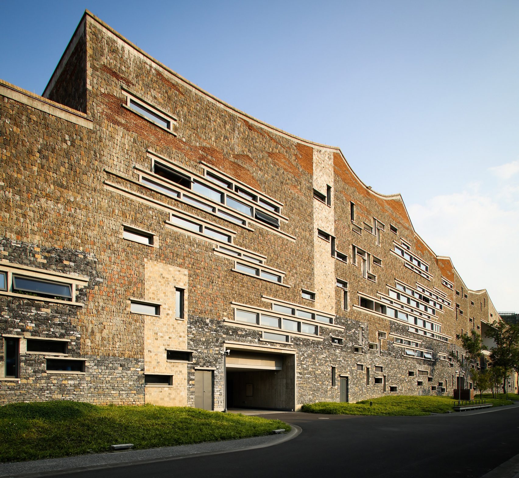 fuyang-museum-wang-shu-jazzy-li-_dezeen_2364_col_11-1704x1570.jpg