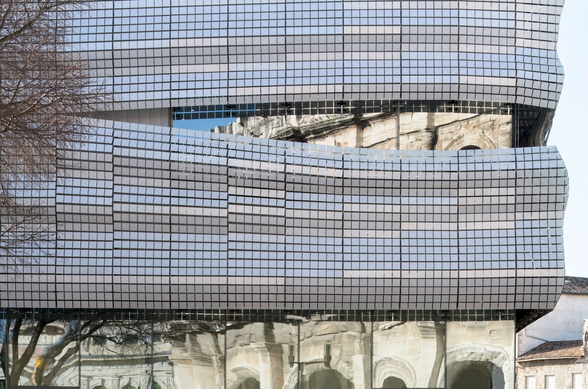 musee-de-la-romanite-nimes-elizabeth-de-portzamparc-architecure-museum-france-_dezeen_2364_col_19.jpg