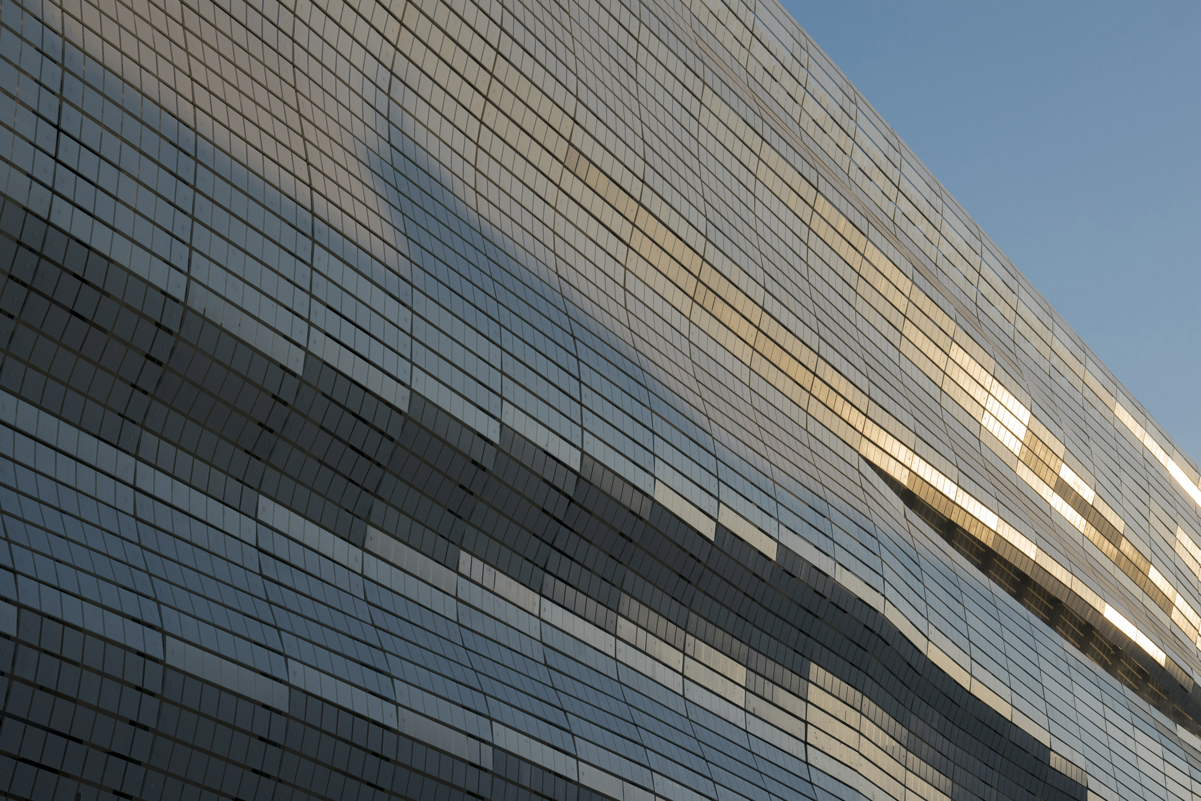 musee-de-la-romanite-nimes-elizabeth-de-portzamparc-architecure-museum-france-_dezeen_2364_col_16.jpg