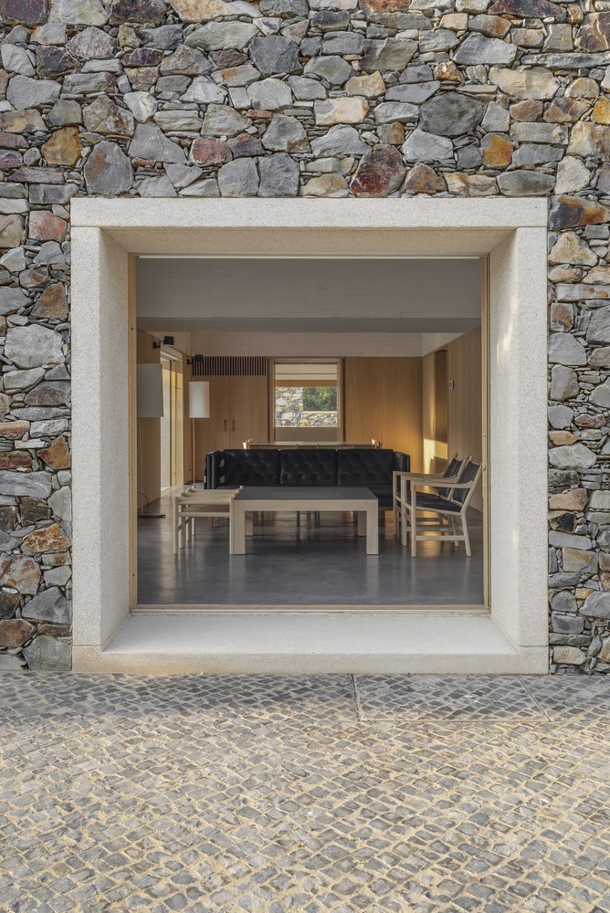 casa_de_piedra_ventana_03.jpg