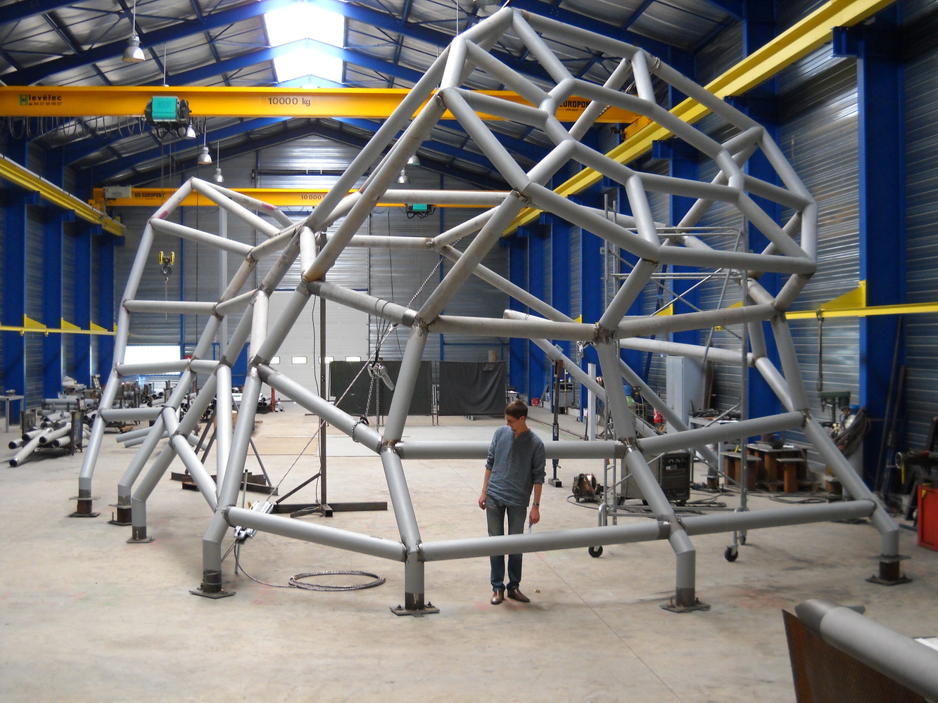 Pre-assembly_of_the_structure_in_the_workshop_∏_Jakob_MacFarlane.jpg