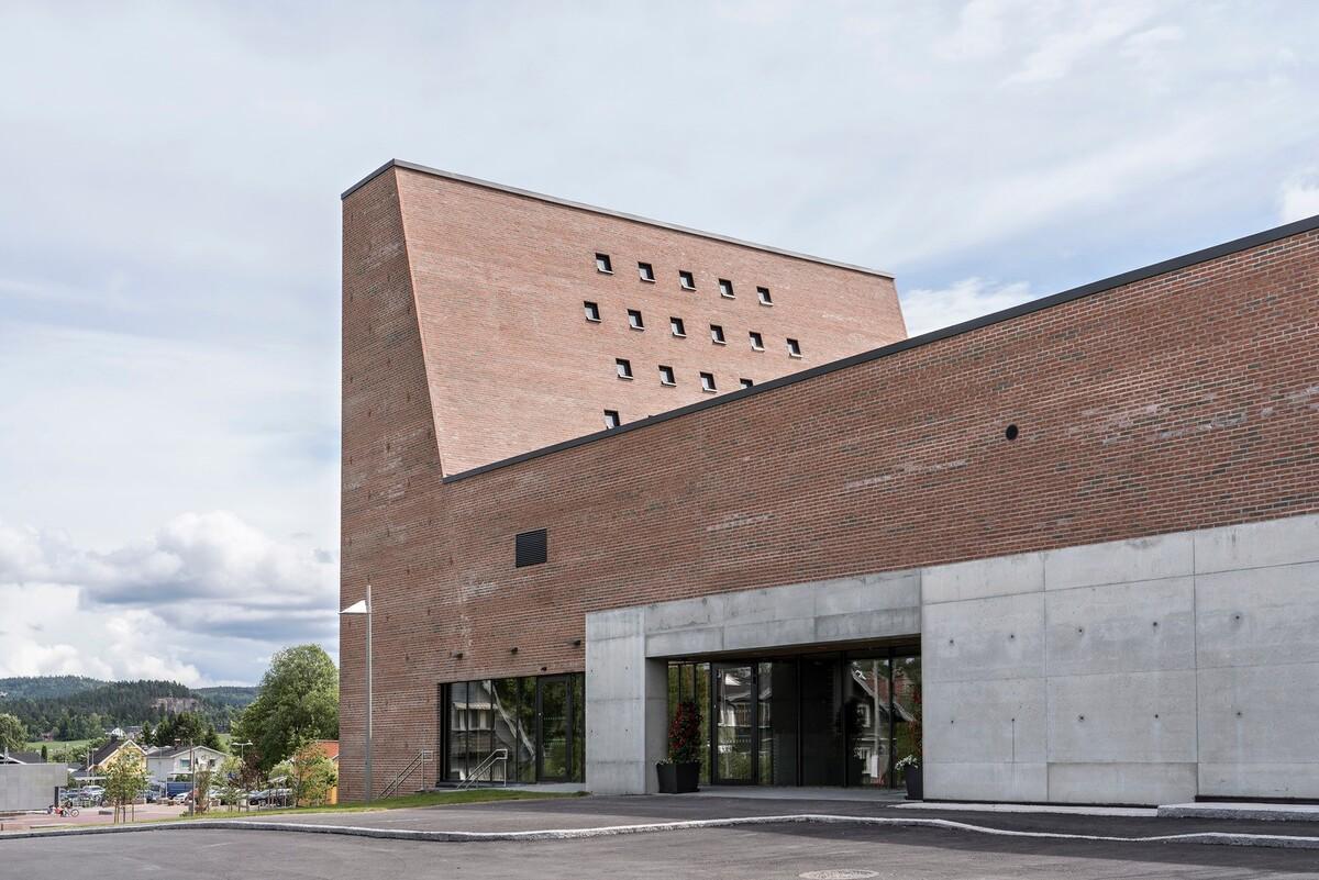 挪威小城的新教堂和文化中心 / Einar Dahle Arkitekter + Hille Melbye Arkitekter