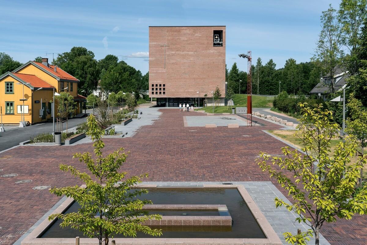 挪威小城的新教堂和文化中心 / Einar Dahle Arkitekter + Hille Melbye Arkitekter