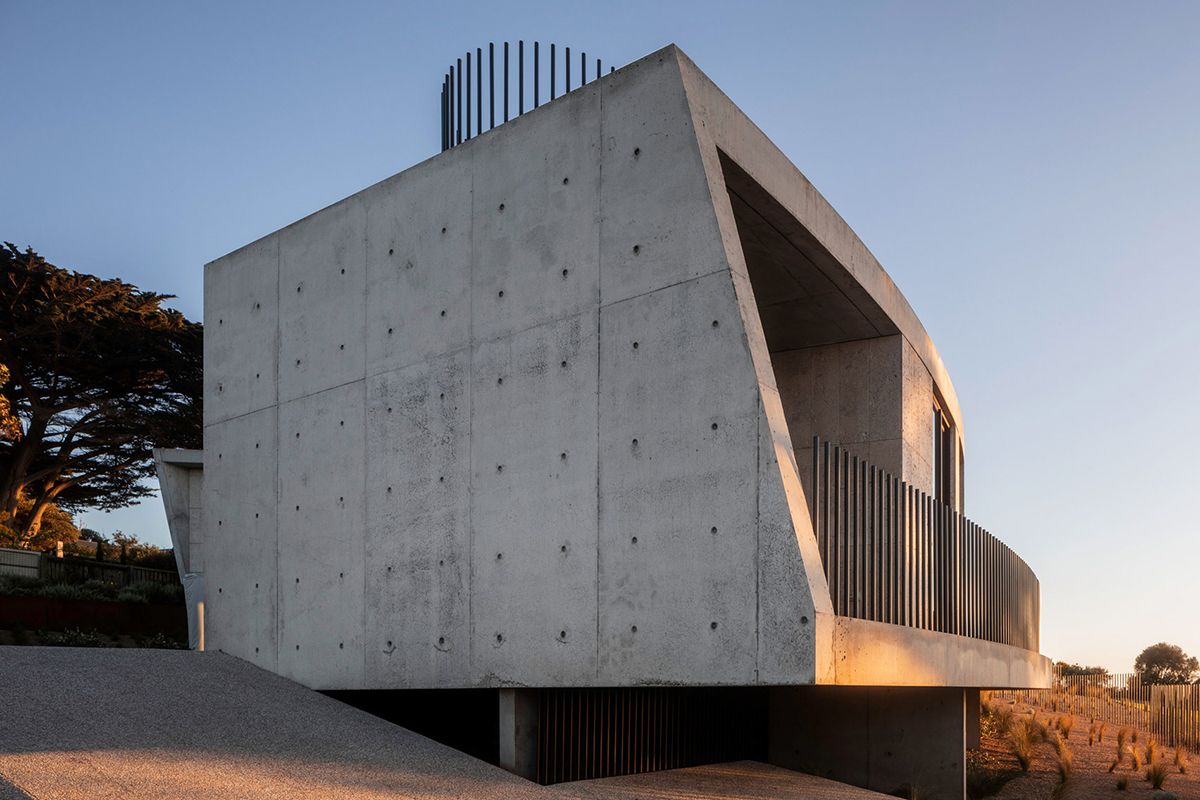 tidal-arc-house-woods-bagot-architecture-residential-melbourne-australia-concrete_dezeen_1704_col_6.jpg