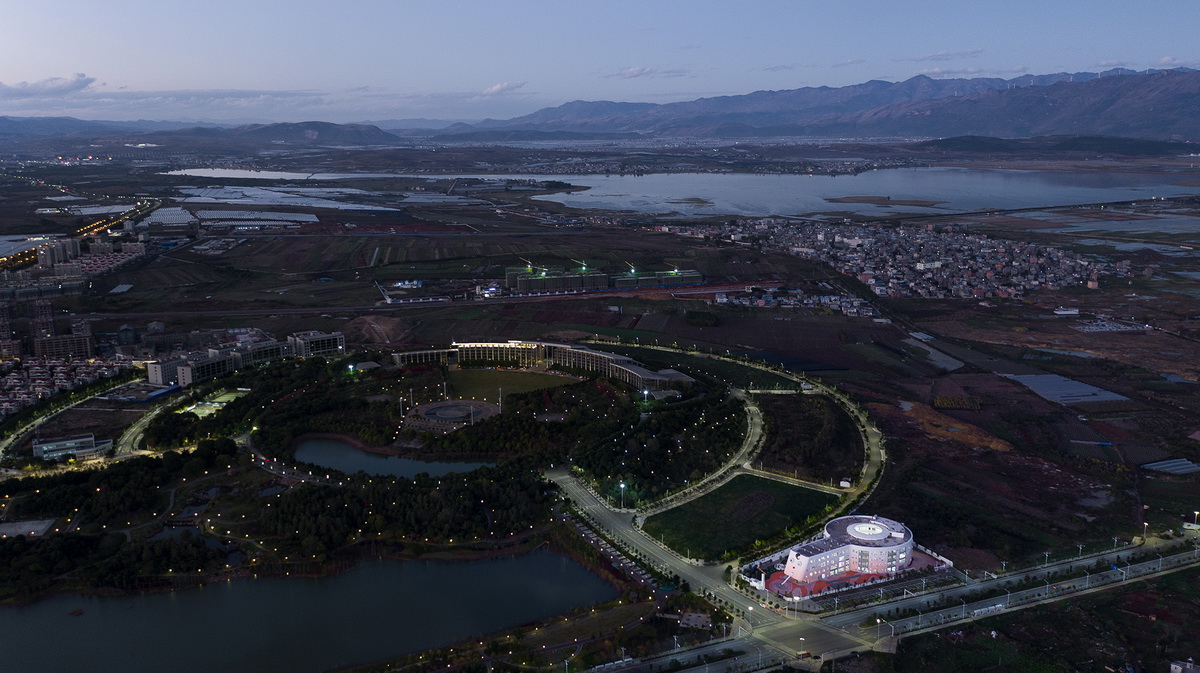 调整大小 建筑夜景.jpg