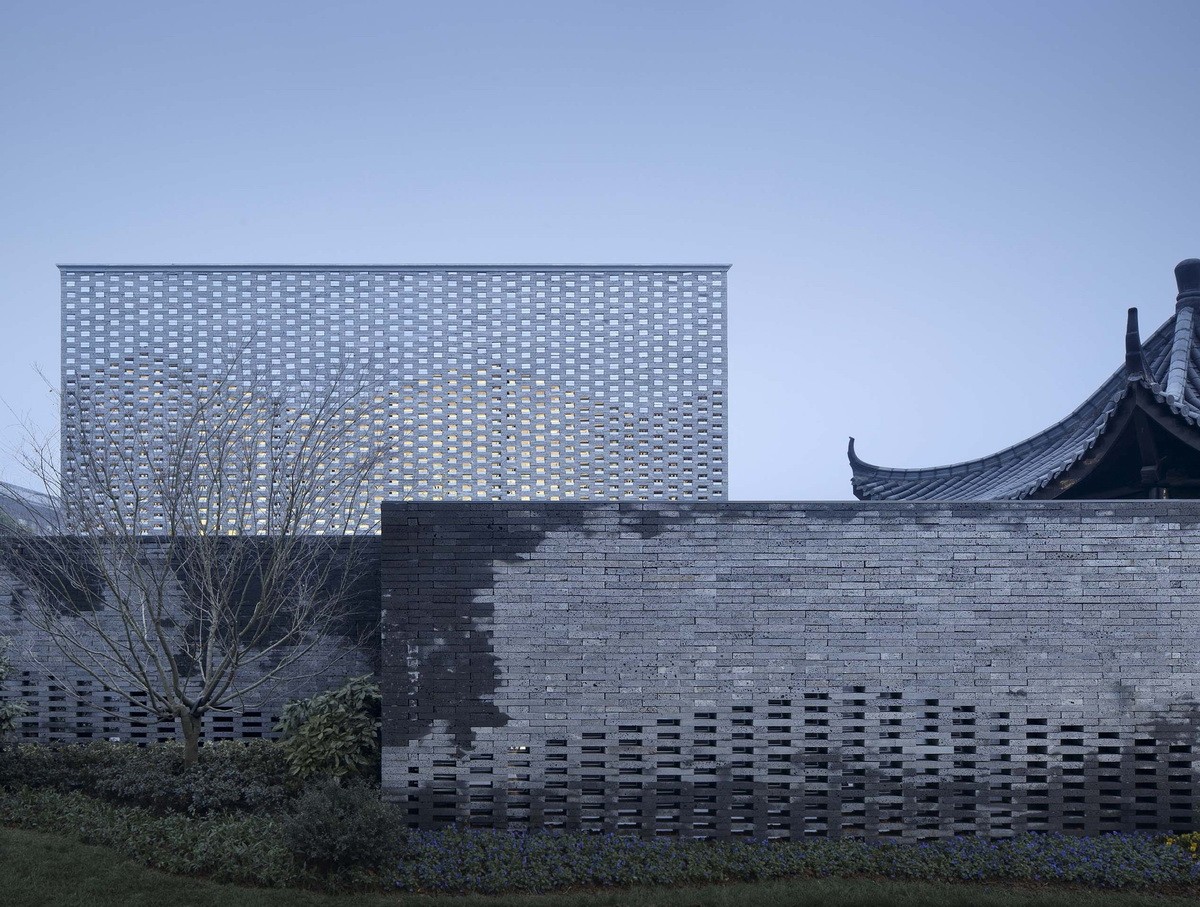 青石古镇，缕缕乡愁：枫桥经验陈列馆 / 浙江大学建筑设计研究院建筑九院