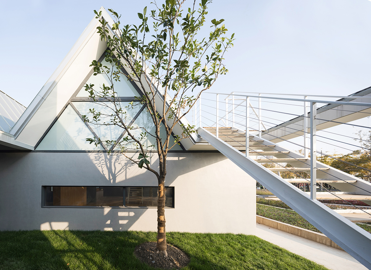 ▲社区之家庭院，©梁山摄 Courtyard of the community pavilion.jpg