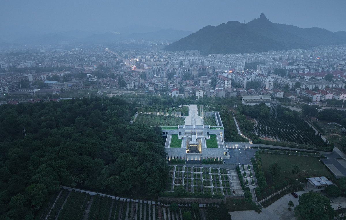 c1 西向鸟瞰（摄影赵强）.jpg