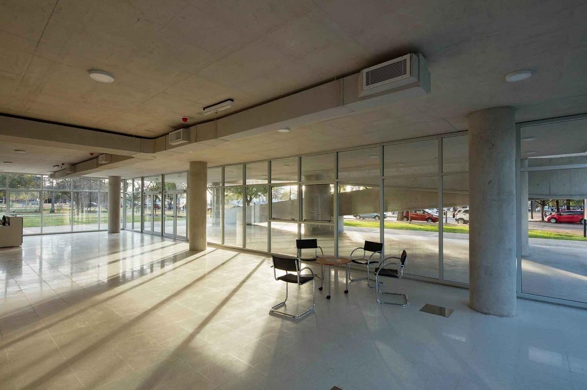 北卡罗来纳大学“虚拟”大楼 / Deriva Taller de Arquitectura + Guillermo Mir + Jesica Grötter