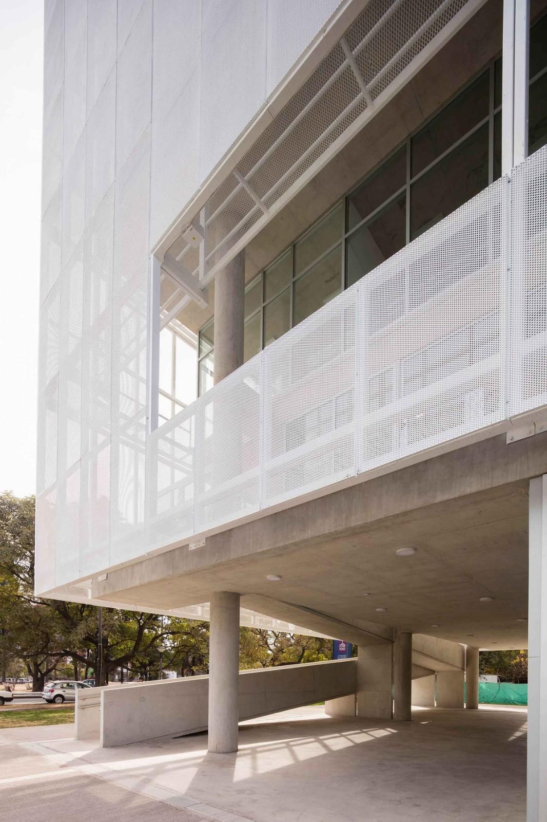 北卡罗来纳大学“虚拟”大楼 / Deriva Taller de Arquitectura + Guillermo Mir + Jesica Grötter