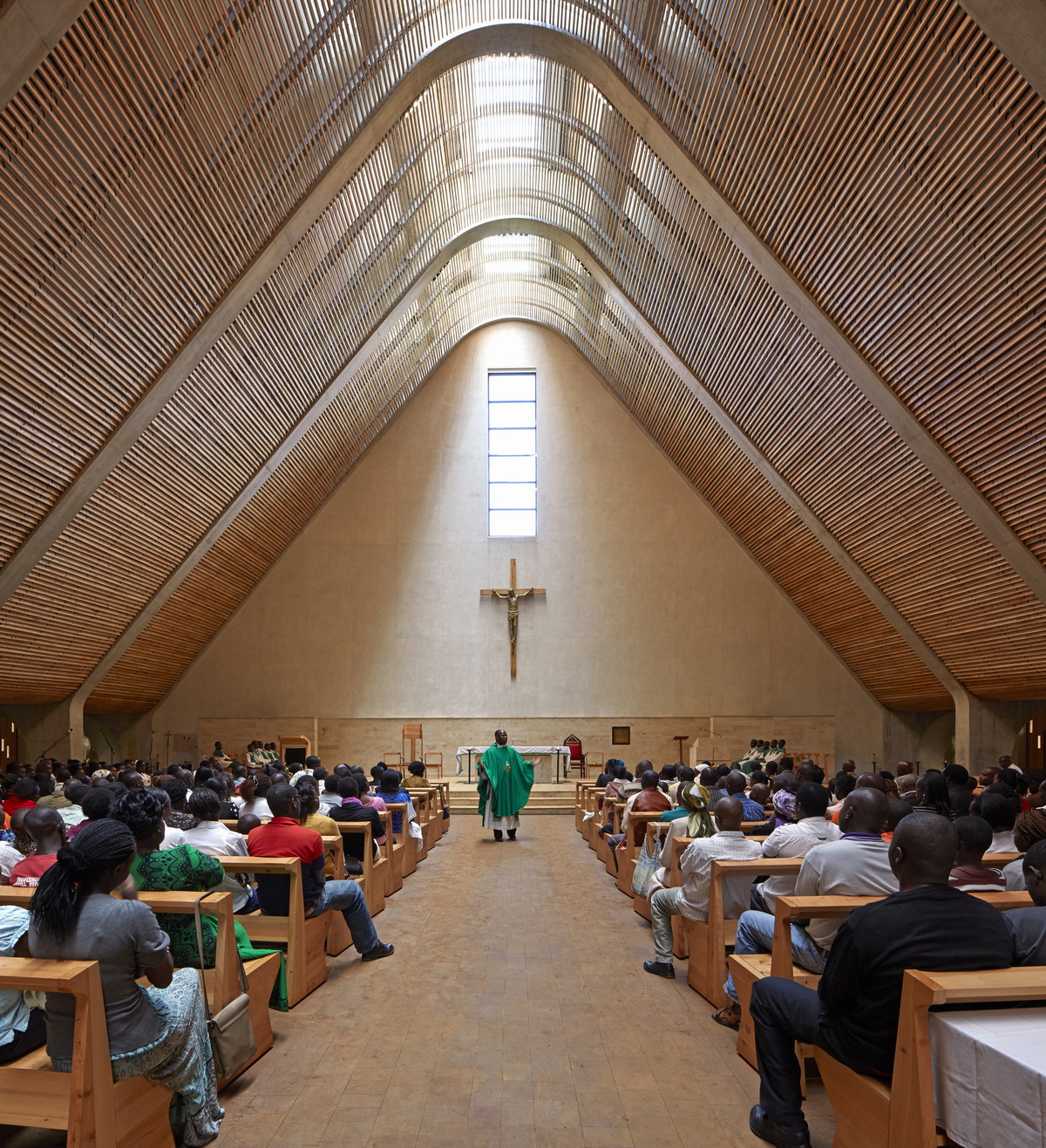 g1_View_of_a_service_taking_place_within_the_Cathedral_-.Edmund_Sumner.jpg