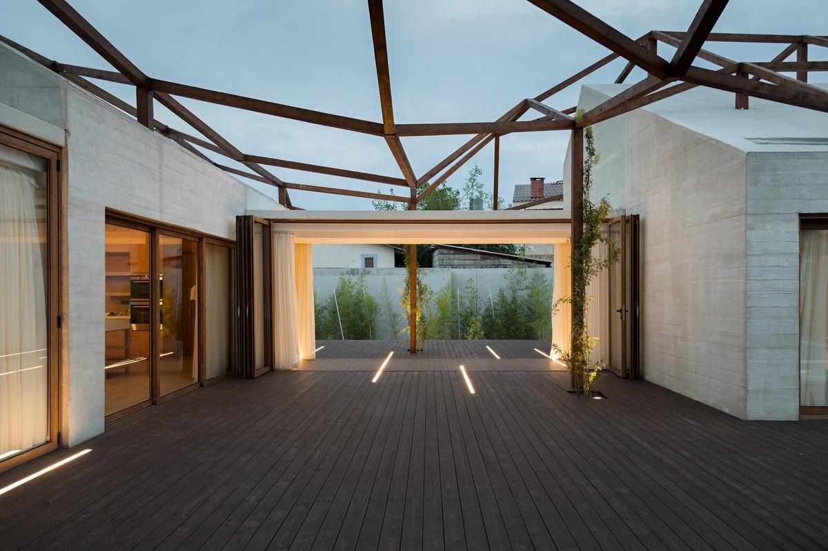 束缚之下，自由舒展：Vanoosh 别墅 / 35-51 ARCHITECTURE Office