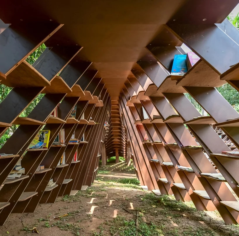 nudes-the-bookworm-pavilion-mumbai-designboom-6.webp.jpg