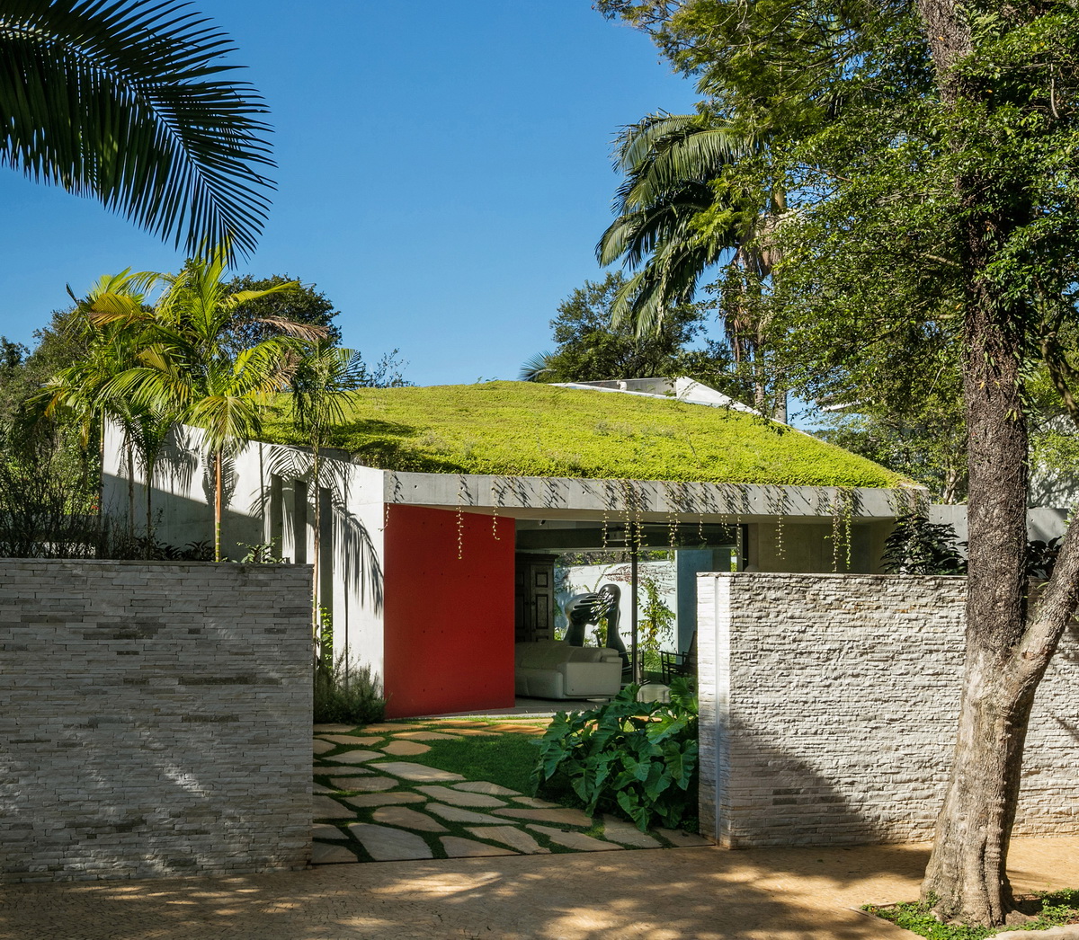 调整大小 pk-residence-annex-reinach-mendoca-architects-architecture-residential-sao-paulo-brazil_dezeen_2364_col_2.jpg