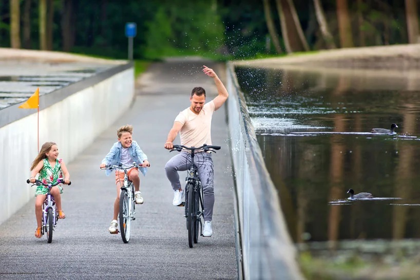 burolandschap-cycle-through-water-belgium-designboom-11.jpg