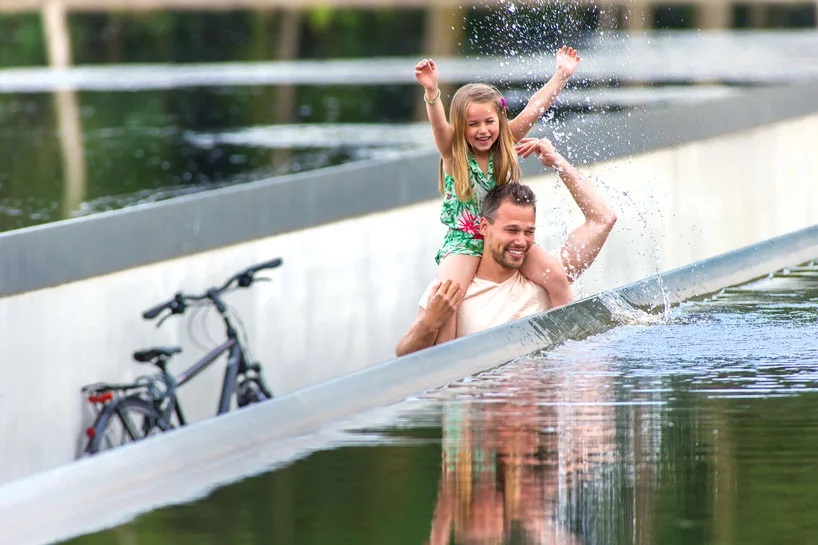 burolandschap-cycle-through-water-belgium-designboom-12.jpg