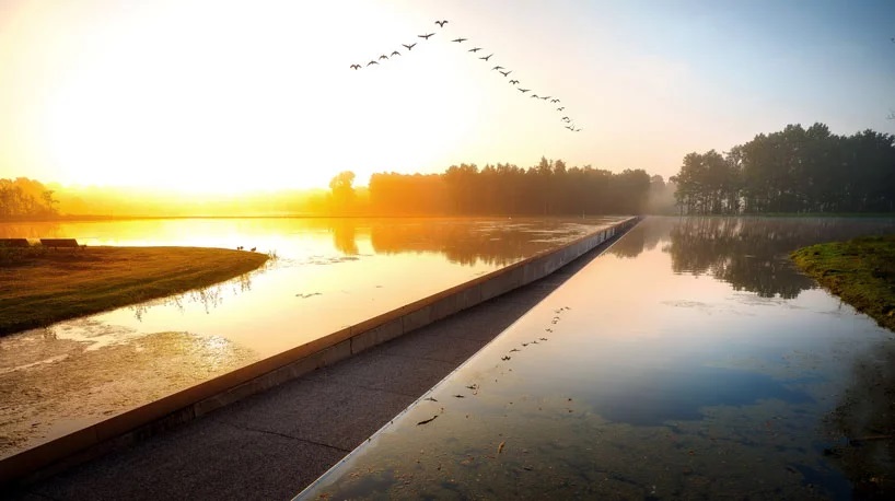 burolandschap-cycle-through-water-belgium-designboom-10.jpg