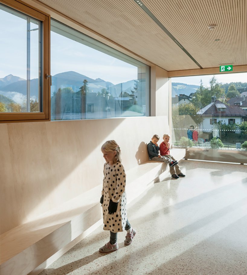 feld72-kindergarten-valdaora-di-sotto-tyrol-designboom-03