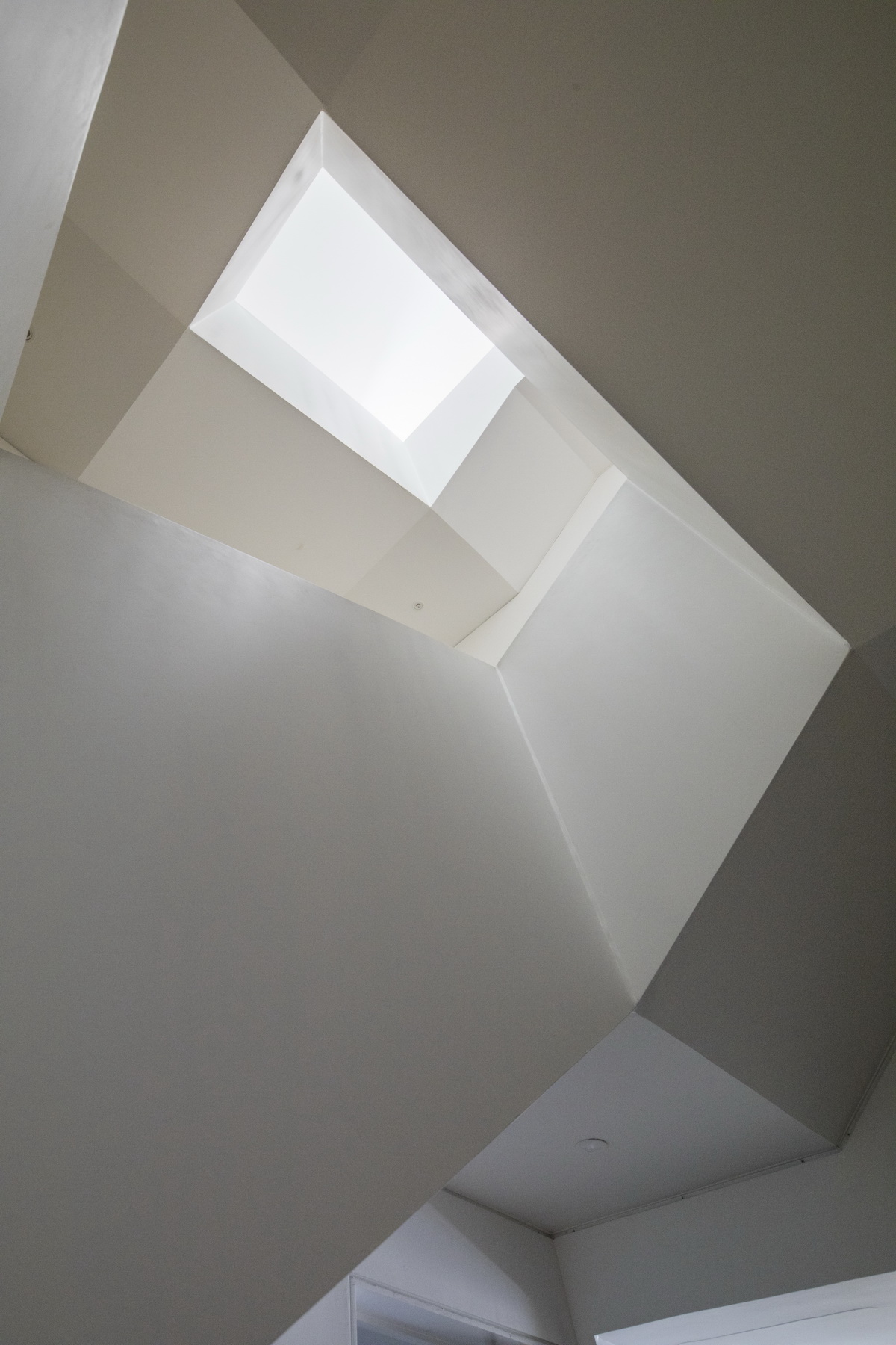 e7 staircase to painting studio_通往画室的楼梯1_调整大小.jpg