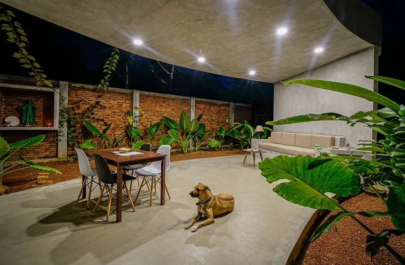 chathurika-kulasinghe-cul-de-sac-residence-sri-lanka-designboom-11.webp.jpg