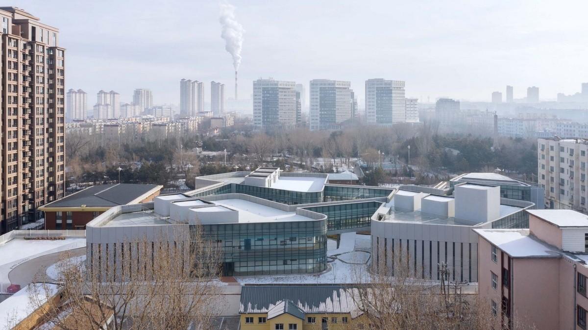 富于探索体验感的有机院落：那和雅幼儿园 / WEI 建筑设计