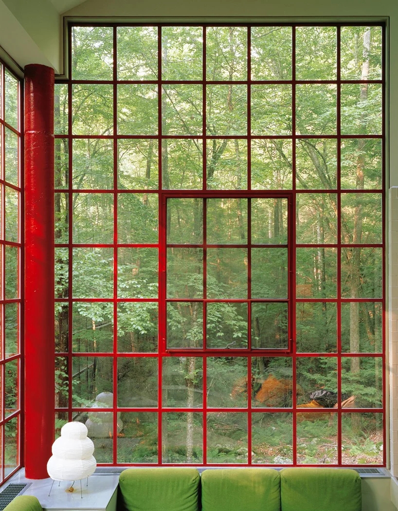 bohlin-cywinski-jackson-forest-house-connecticut-designboom-002.webp.jpg