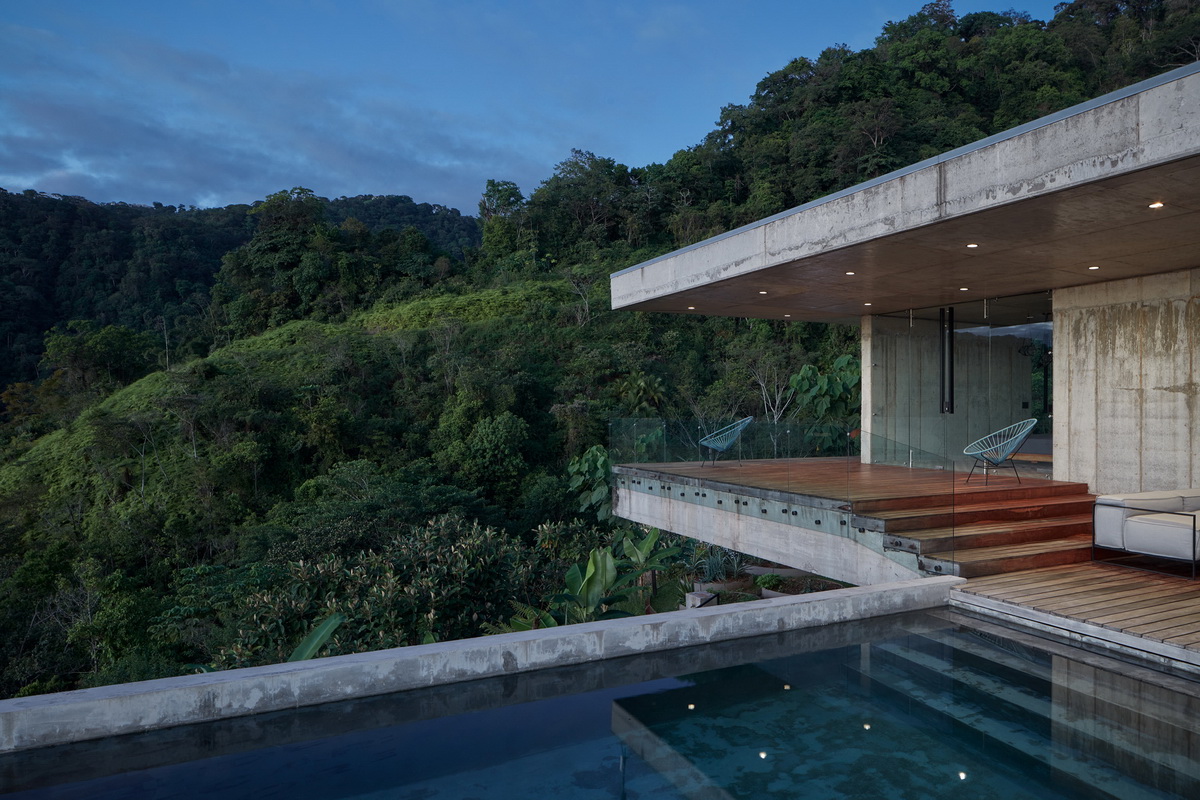 3_art-villa-art-villas-resort-refuel-works-formafatal-costa-rica_dezeen_2364_col_42_调整大小.jpg