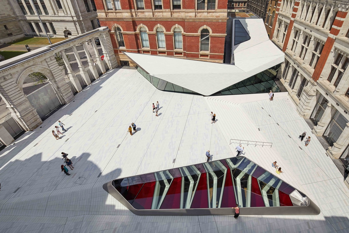 a1 _The_Sackler_Courtyard__V_A_Exhibition_Road_Quarter__designed_by_AL_A_©Hufton_Crow_调整大小.jpg