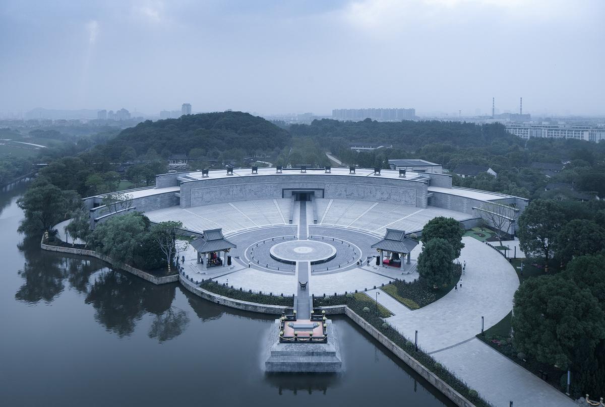 图片4-改造后的祭禹广场（从山中享殿俯瞰）_调整大小.jpg