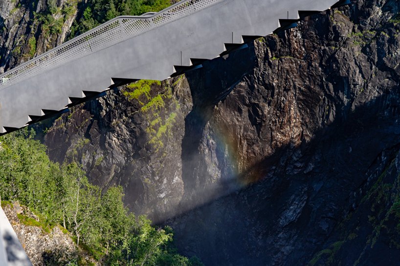 voringsfossen-norwegian-scenic-route-hardangervidda-carl-viggo-holmebakk-designboom-08.jpg