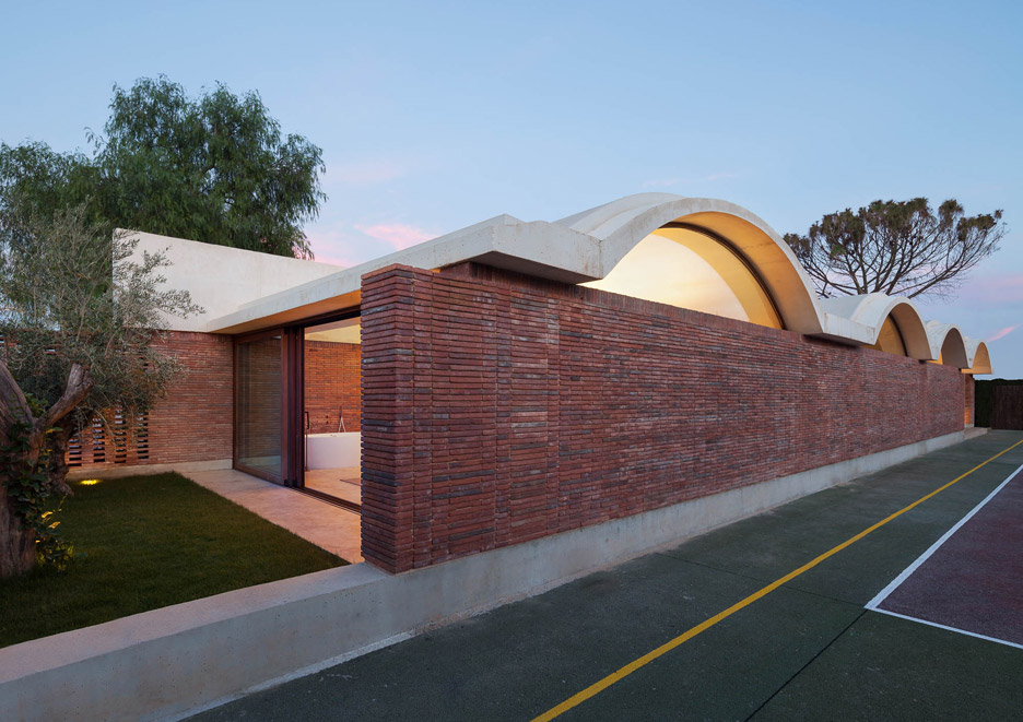 mesura-iv-house-casa-elche-architecture-arquitectura-elche-alicante-spain_dezeen_936_14 (1).jpg