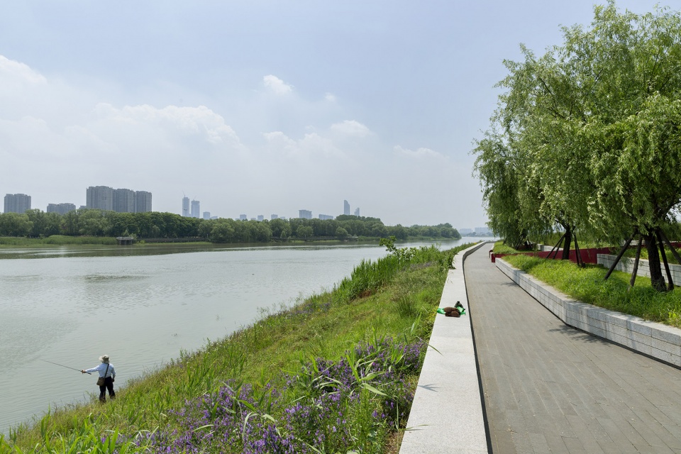 003-riverside-commercial-eco-park-china-by-collective-landscape-design-960x640.jpg