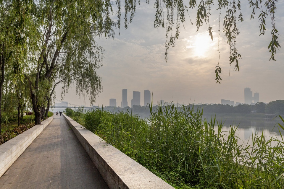 015-riverside-commercial-eco-park-china-by-collective-landscape-design-960x640.jpg