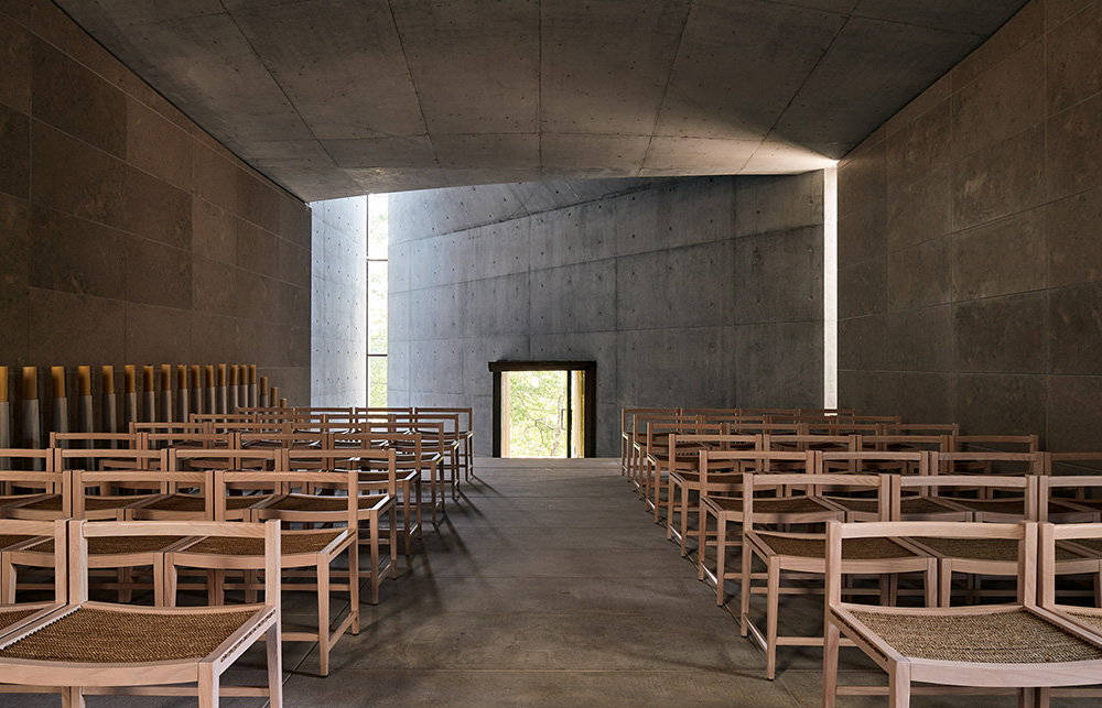 guimaraes-chapel-nicholas-burns-architecture-worship-culture-portugal_dezeen_2364_col_42.jpg