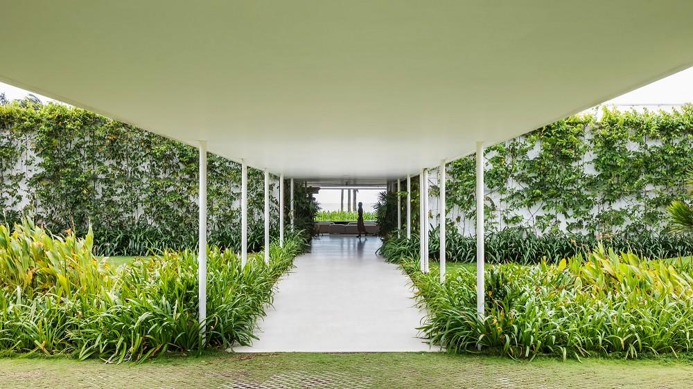 Thanh长湾画廊，绿色极简空间 / MIA Design Studio