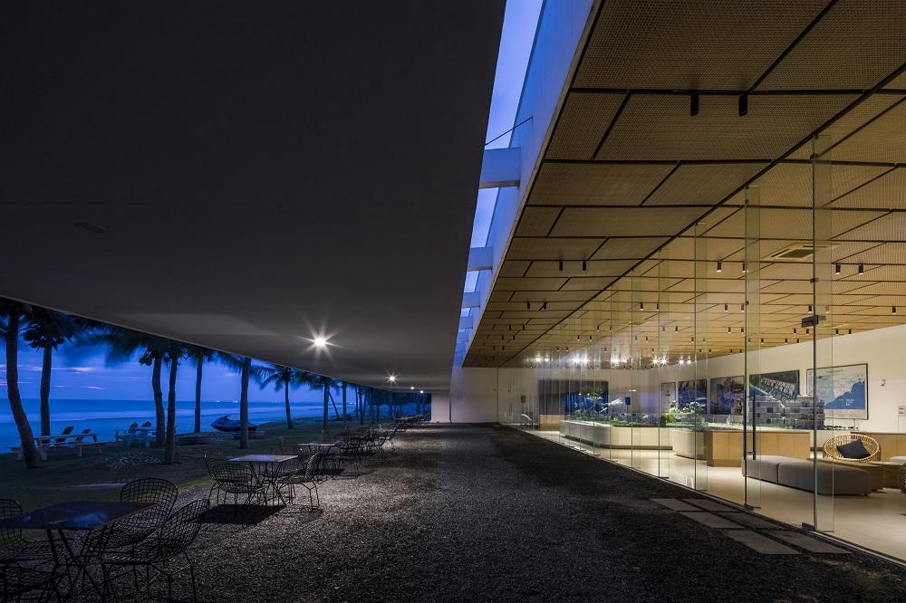 Thanh长湾画廊，绿色极简空间 / MIA Design Studio