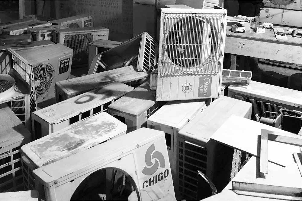 96 前厅使用的回收废旧电器 Reuse of old electrical appliances.jpg