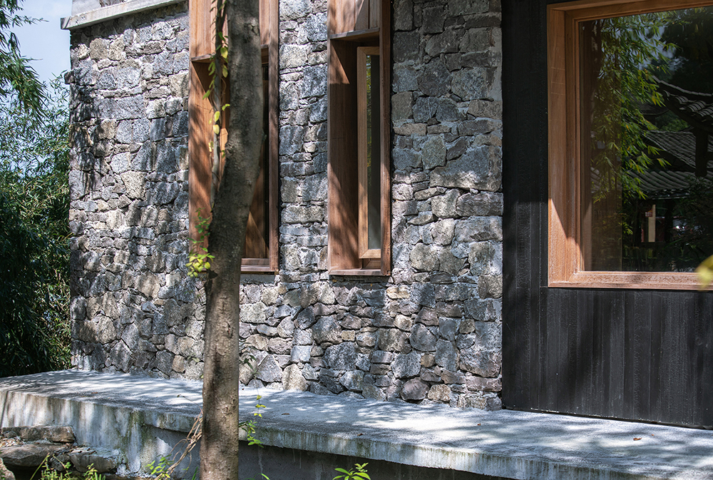 41.建筑上的毛石垒砌墙面Rubble masoned wall on the building.jpg